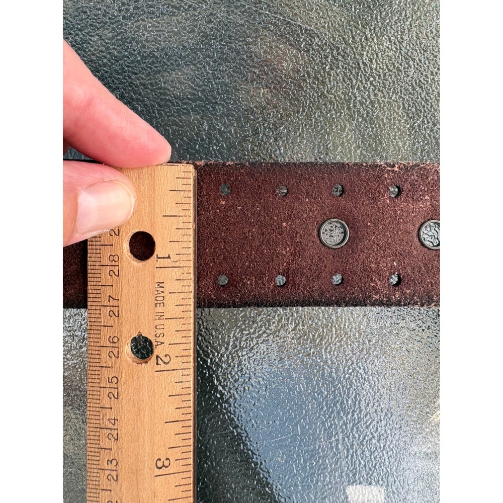 VTG Fossil Womens Medium Burgundy Leather Floral Stamped Studded Belt BT2817 200 - Picture 7 of 7